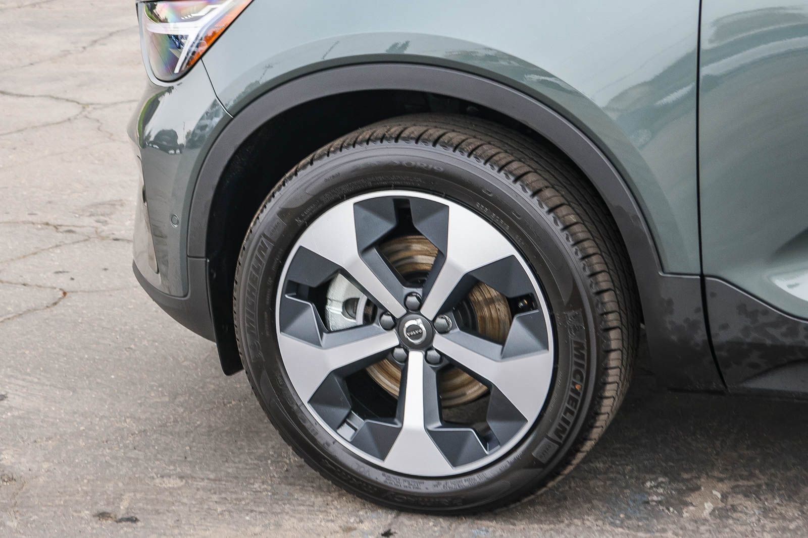 New 2026 Volvo XC40 B5 Plus w/ Protection Package Premier image 9