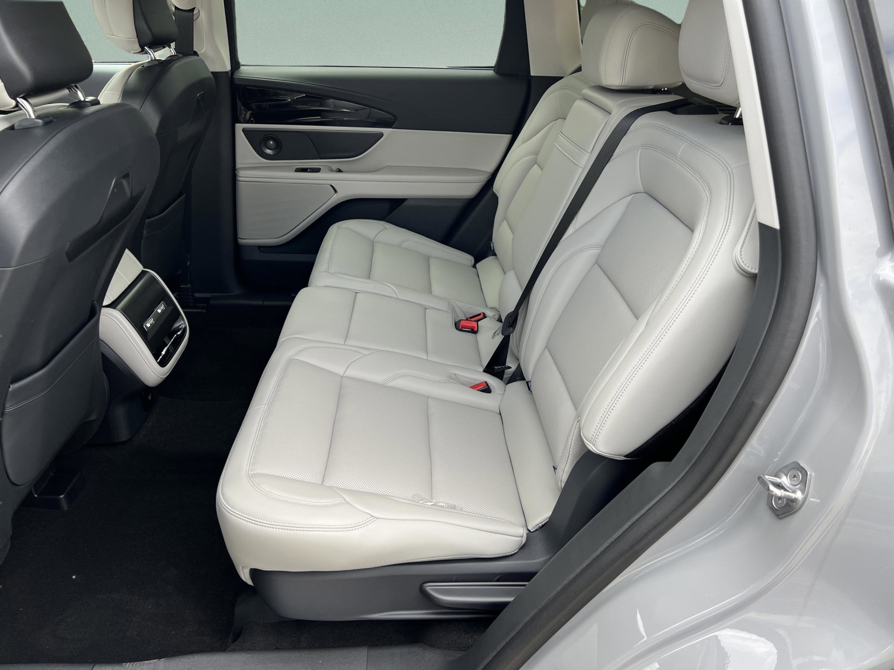 New 2026 Lincoln Nautilus Premier w/ Equipment Group 102A AWD/4WD image 24