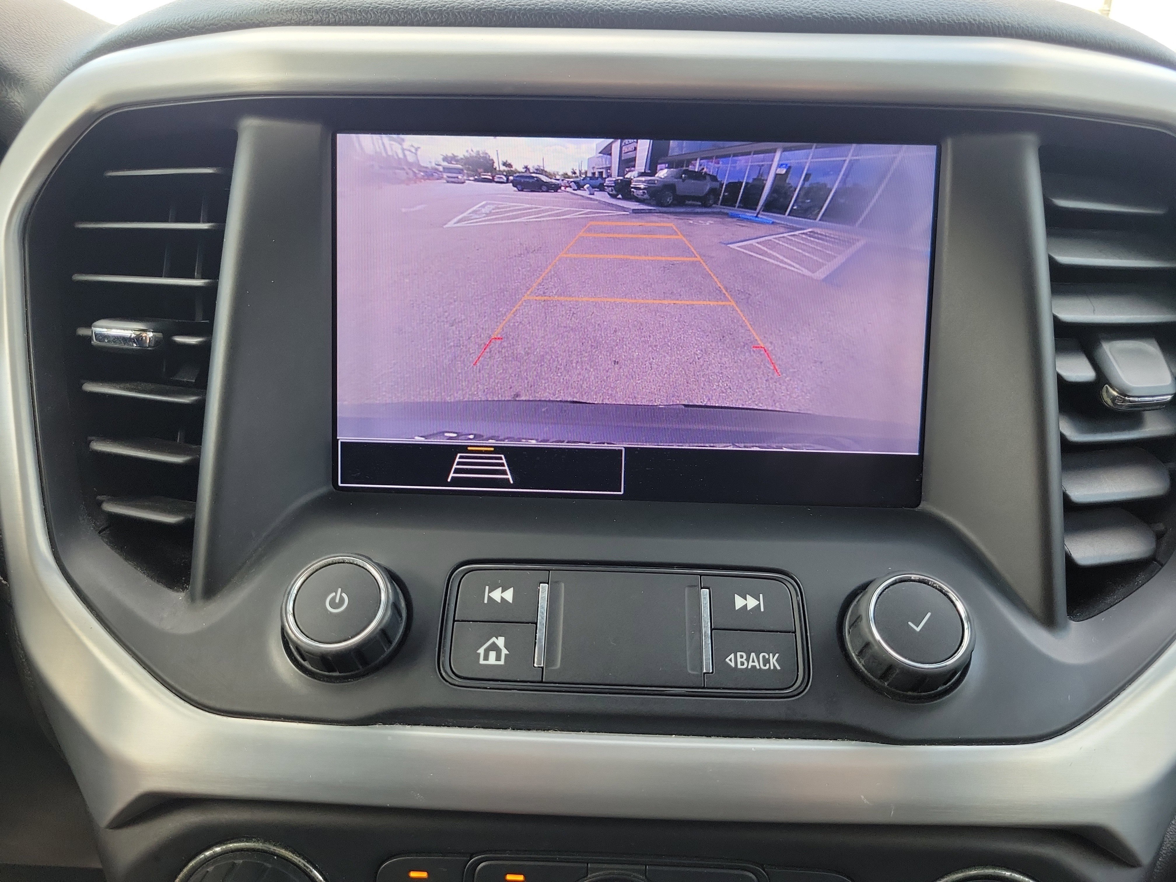 Used 2020 GMC Acadia SLE image 10