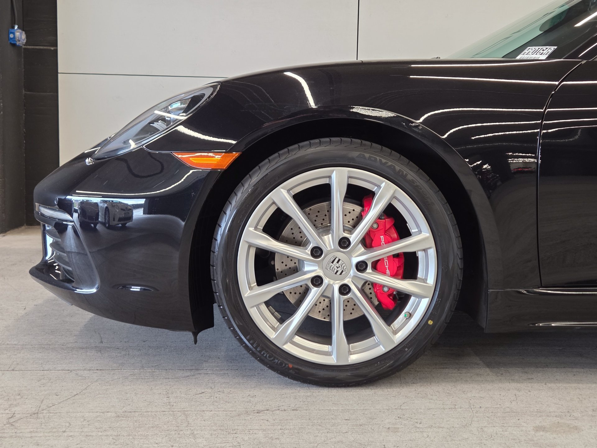 Certified 2025 Porsche 718 Boxster S RWD image 9