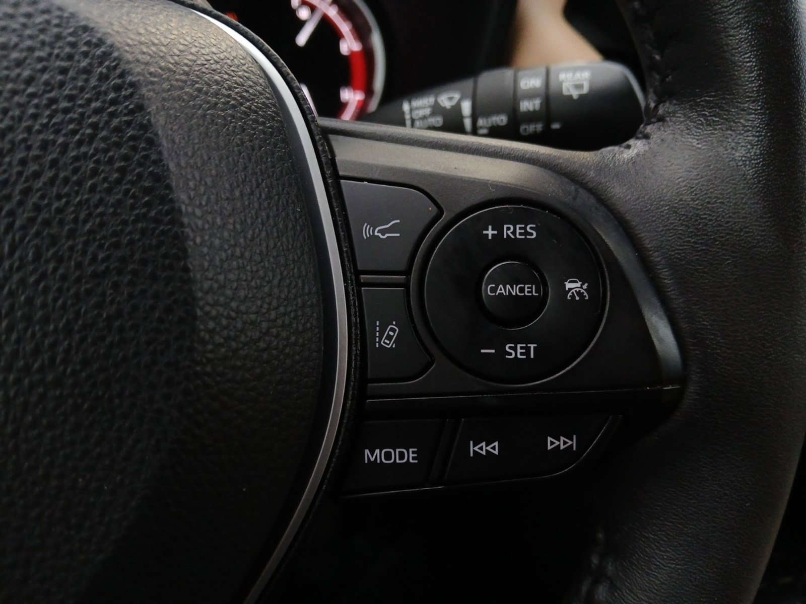 Used 2023 Toyota RAV4 XLE Premium image 18