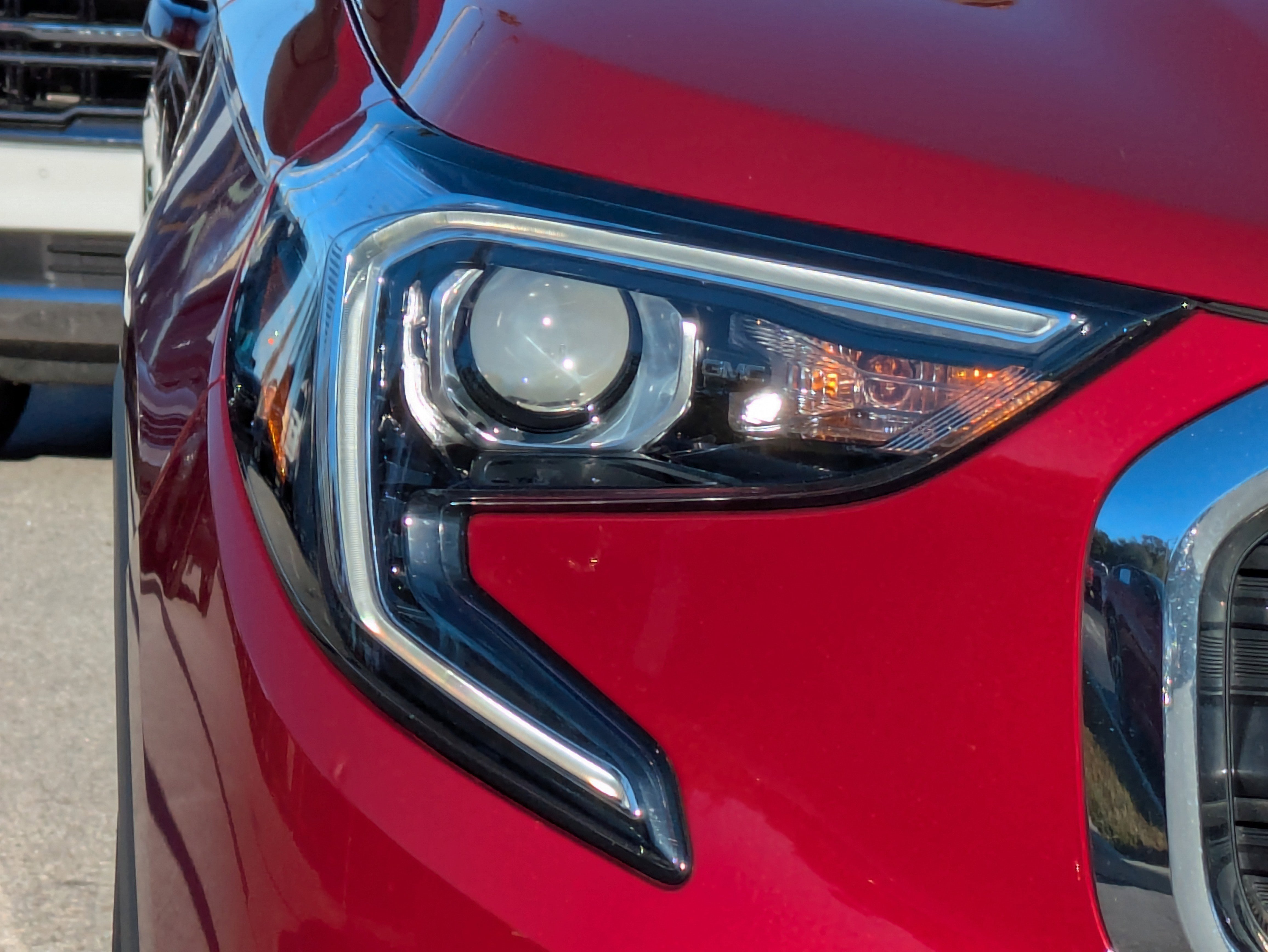 Certified 2018 GMC Terrain SLE w/ Driver Convenience Package image 10