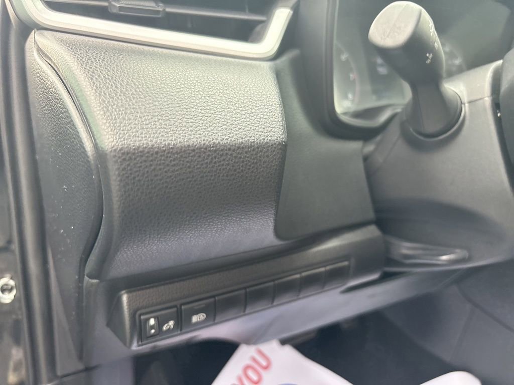 Used 2025 Toyota Corolla LE image 13