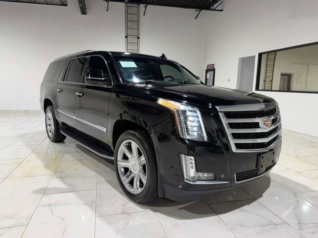 Used 2018 Cadillac Escalade ESV Premium Luxury image 3