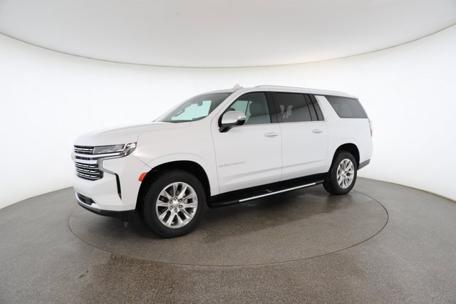 Used 2023 Chevrolet Suburban Premier image 2