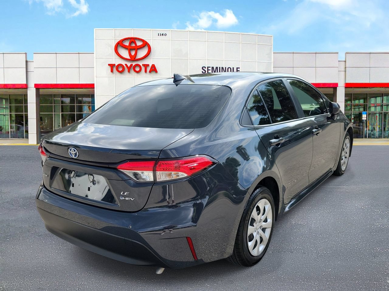 Used 2025 Toyota Corolla LE FWD image 3