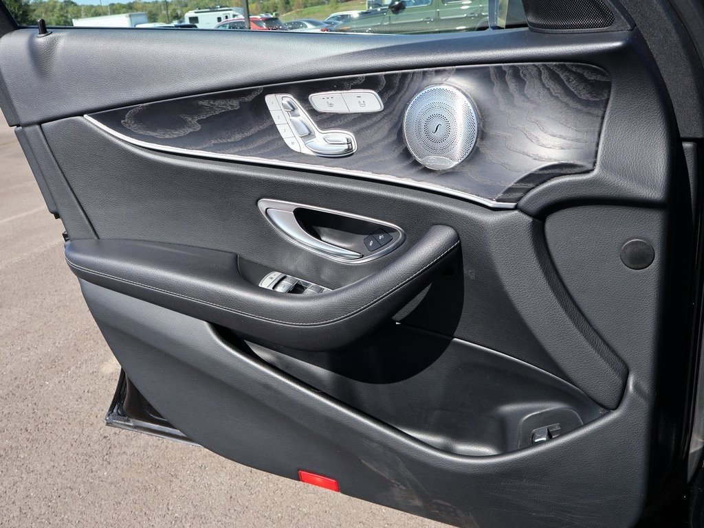 Used 2019 Mercedes-Benz E 300 4MATIC image 38