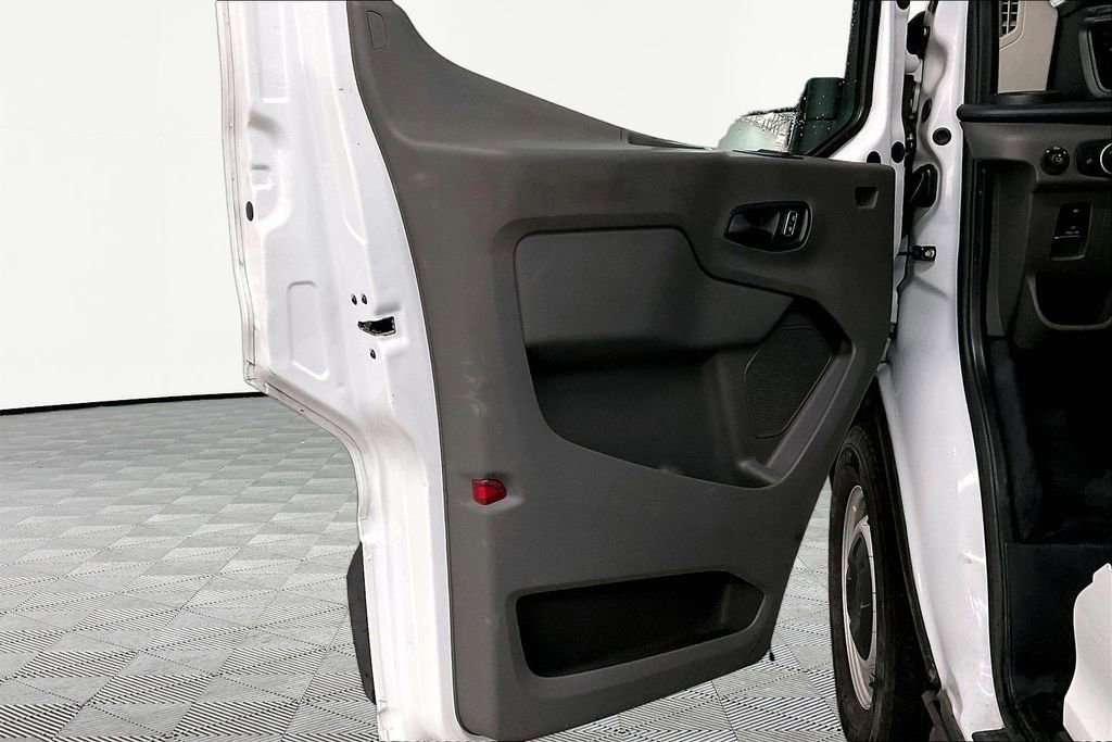 Used 2023 Ford Transit 150 Low Roof RWD image 22
