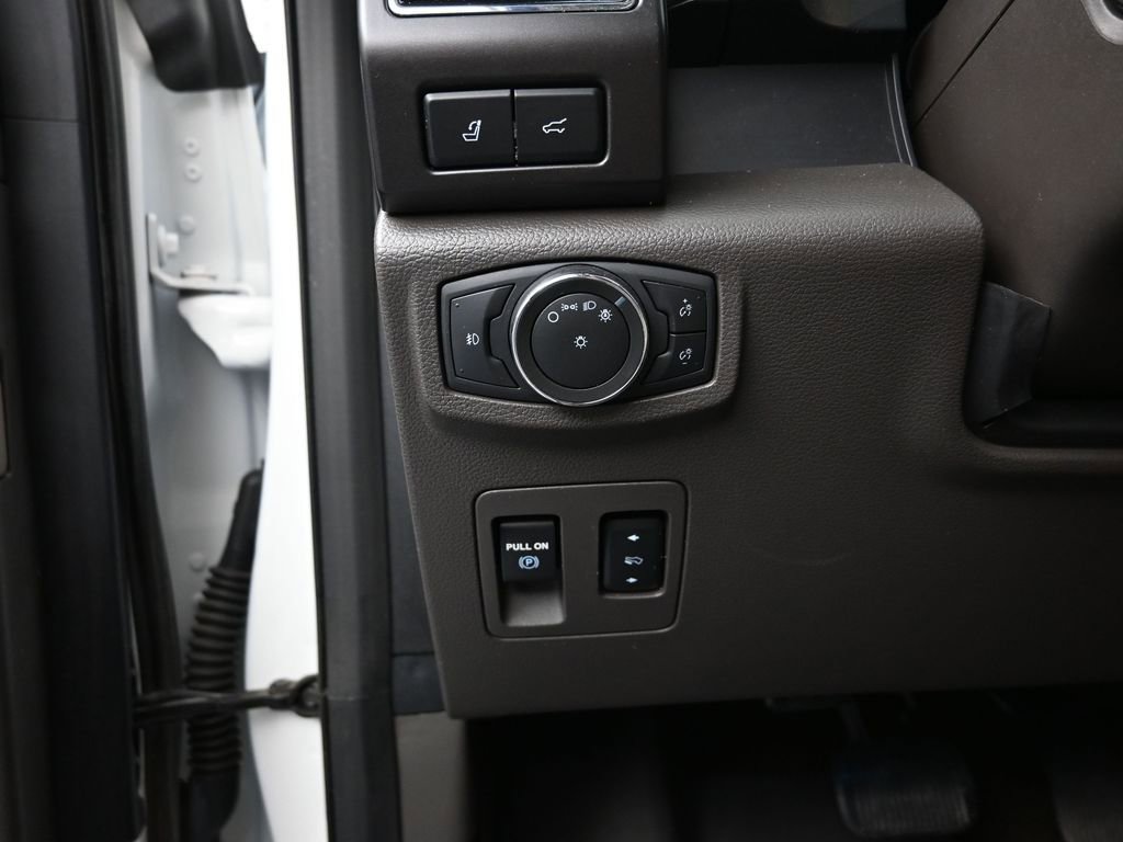 Used 2021 Ford Expedition Limited image 14