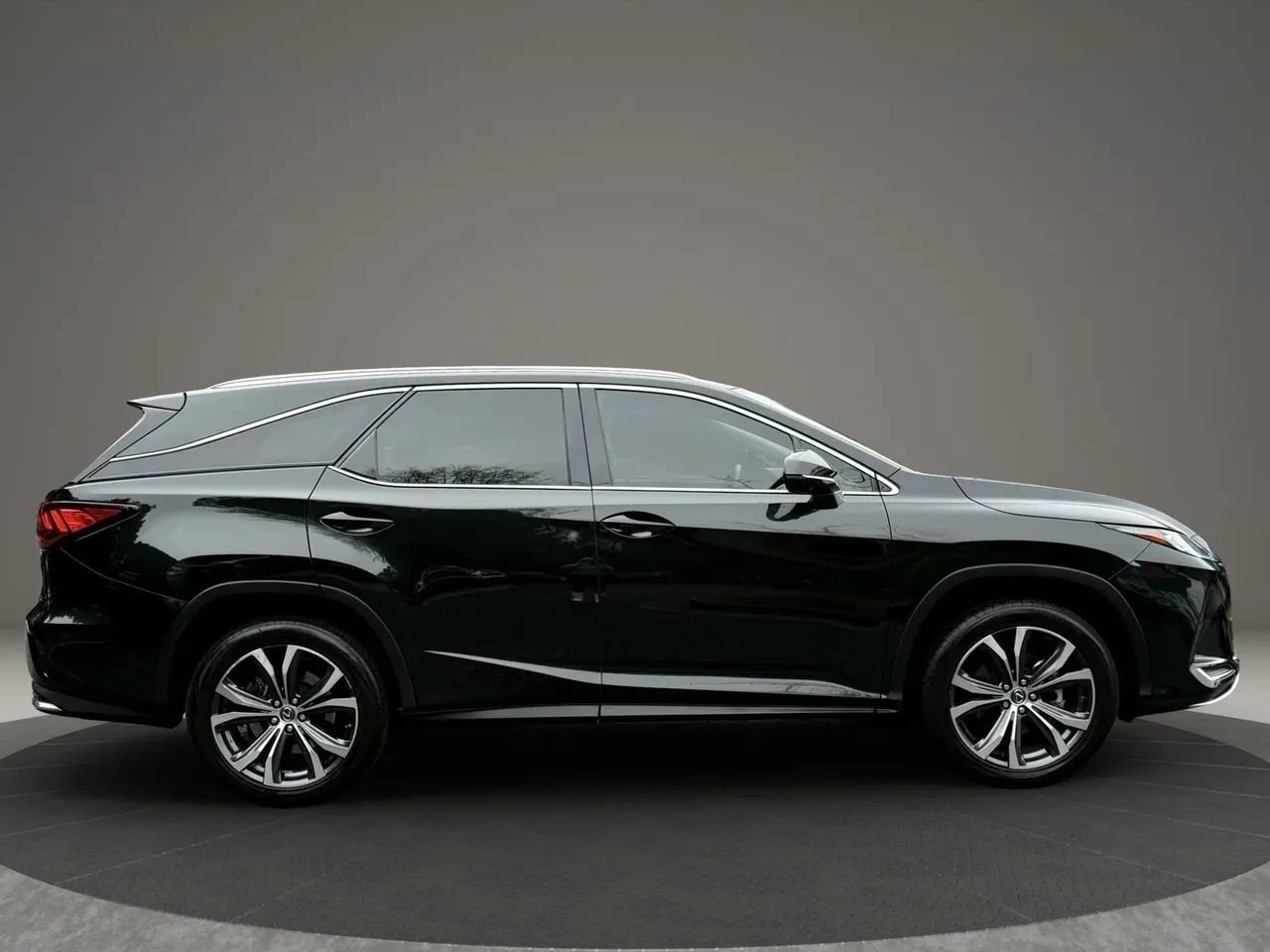 Used 2021 Lexus RX 350L FWD w/ Premium Package image 9