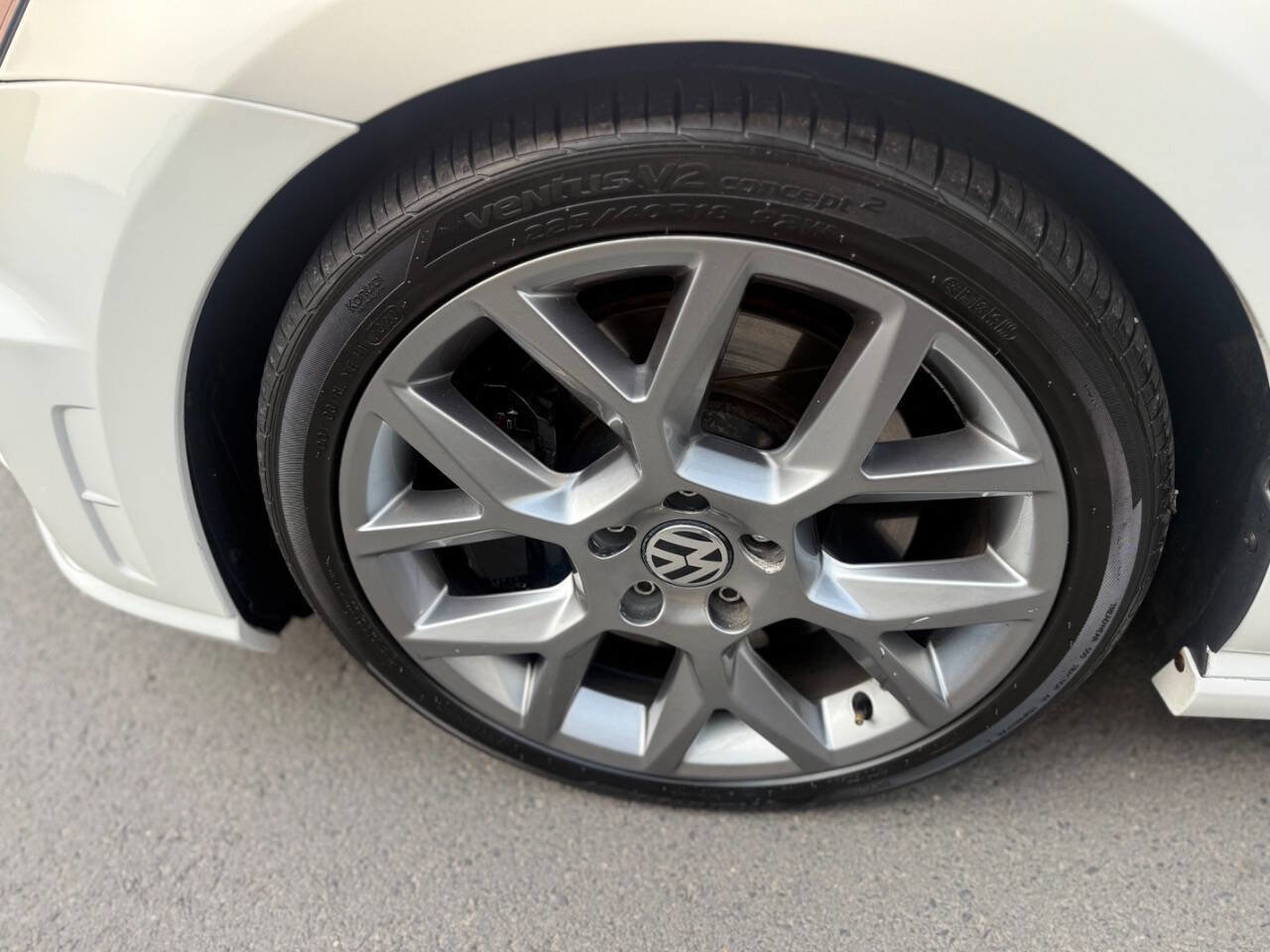 Used 2015 Volkswagen Golf R 4-Door image 15