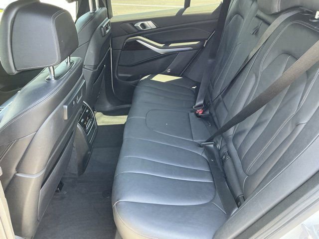 Used 2021 BMW X5 xDrive40i w/ Convenience Package 3 AWD/4WD image 13