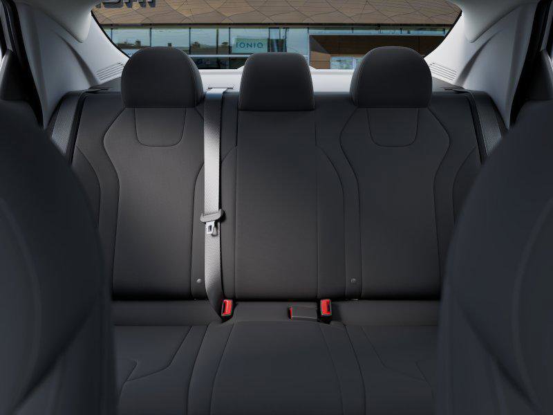 New 2025 Hyundai Elantra SE image 12