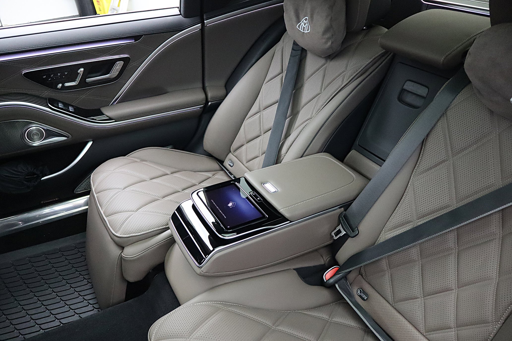 Used 2024 Mercedes-Benz Maybach S 580 4MATIC image 36