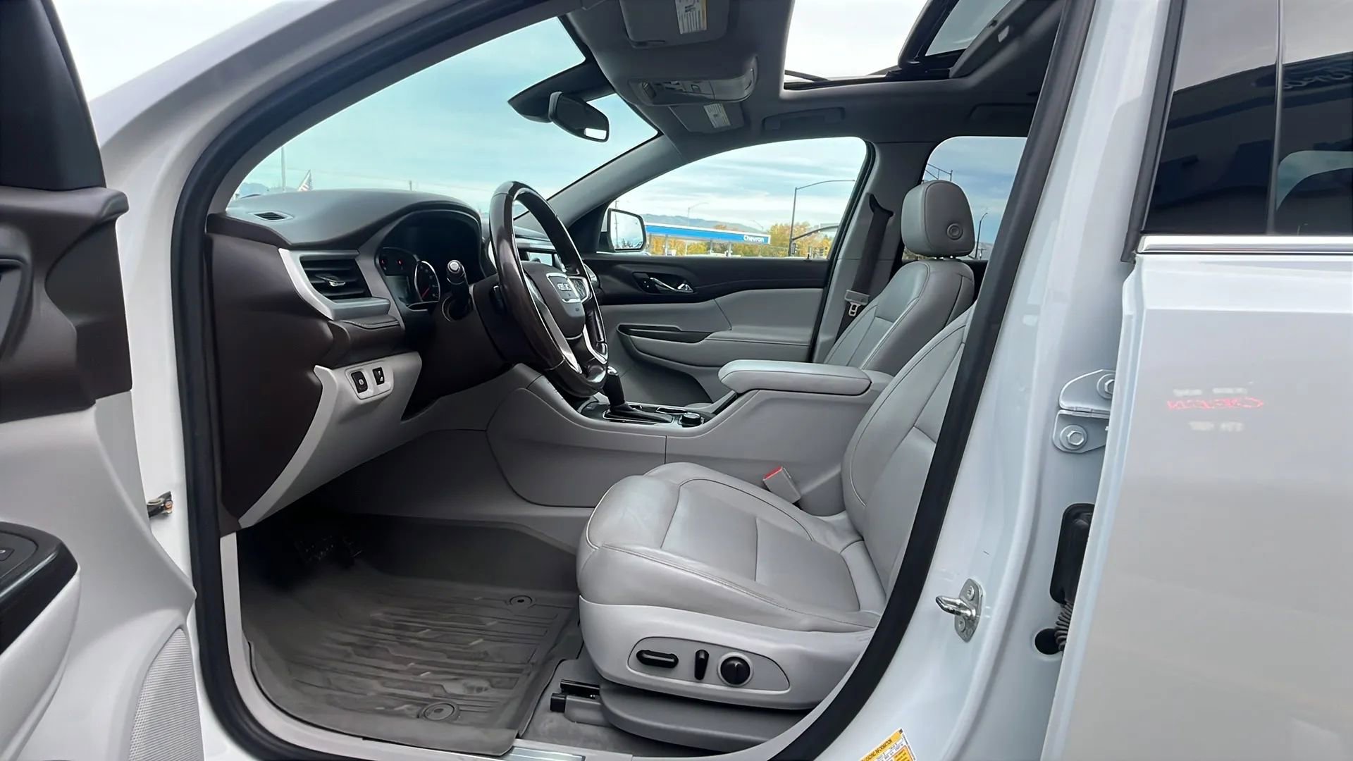 Used 2019 GMC Acadia SLT image 11