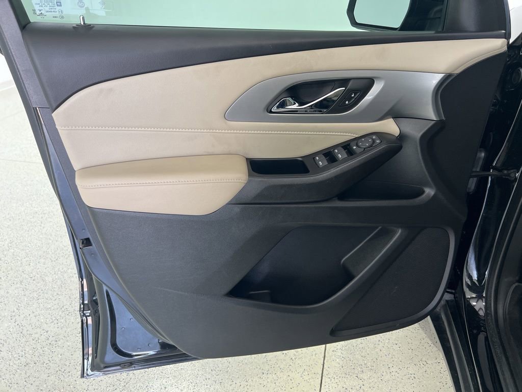 Used 2022 Chevrolet Traverse LS FWD image 18