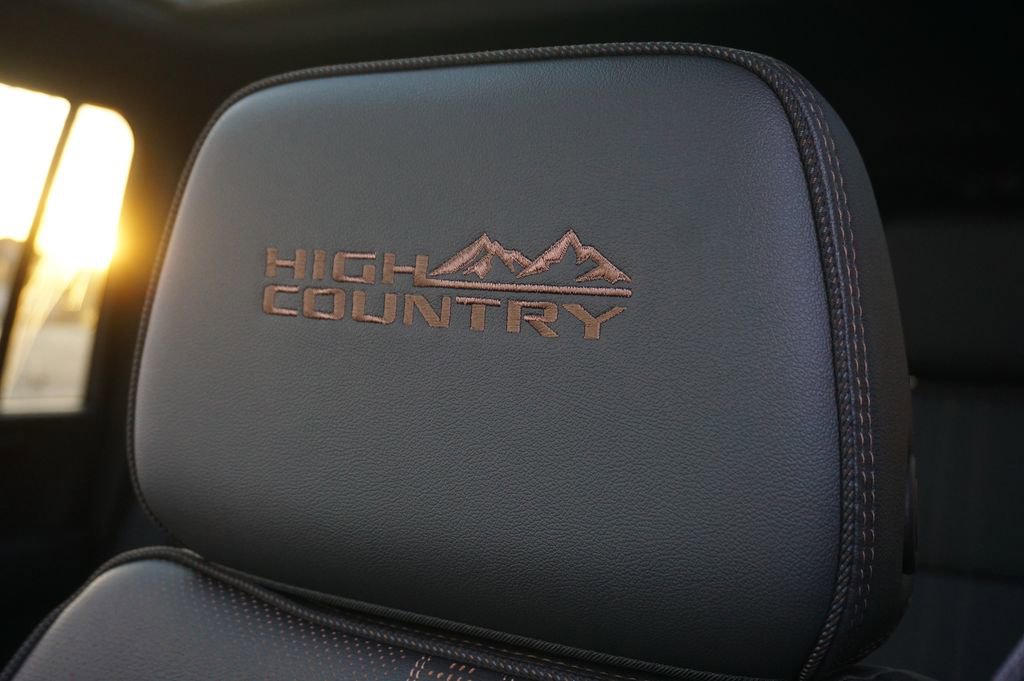 New 2026 Chevrolet Suburban High Country image 11