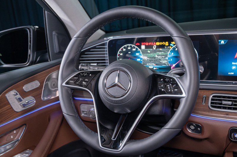 New 2026 Mercedes-Benz GLS 450 4MATIC image 16