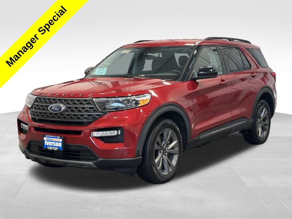 Used 2023 Ford Explorer XLT w/ Equipment Group 202A image 3