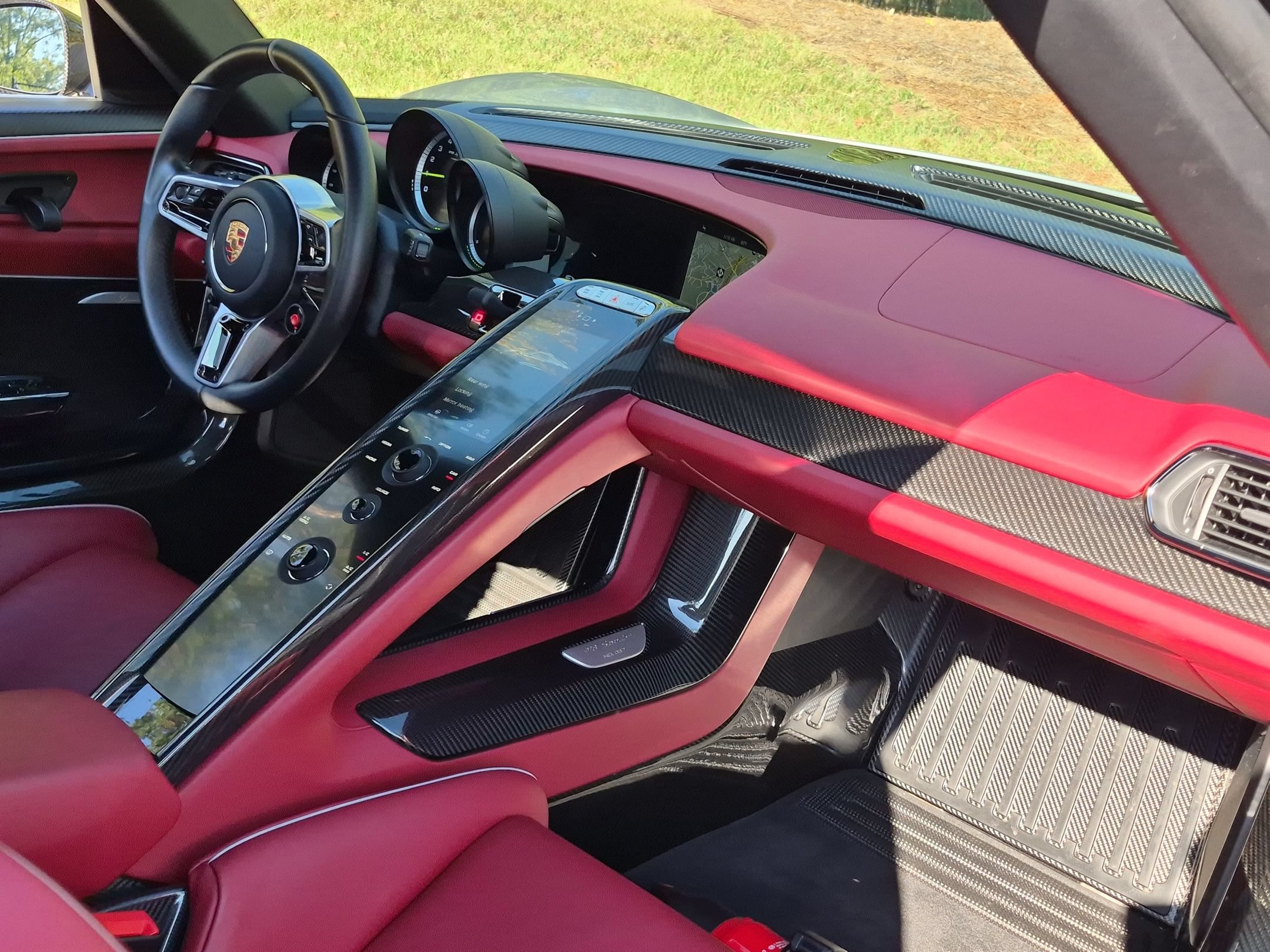 Used 2015 Porsche 918 Spyder AWD/4WD image 24