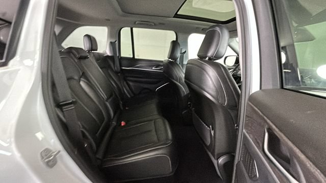 Used 2023 Jeep Grand Cherokee 4WD 4xe image 30