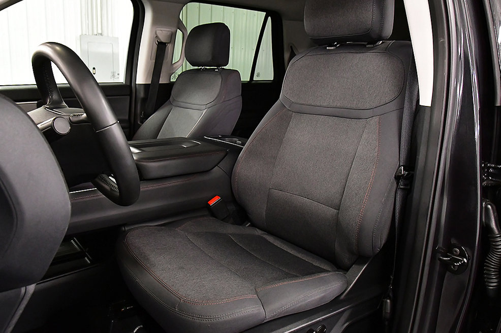 Used 2025 Ford Expedition Active AWD/4WD image 24