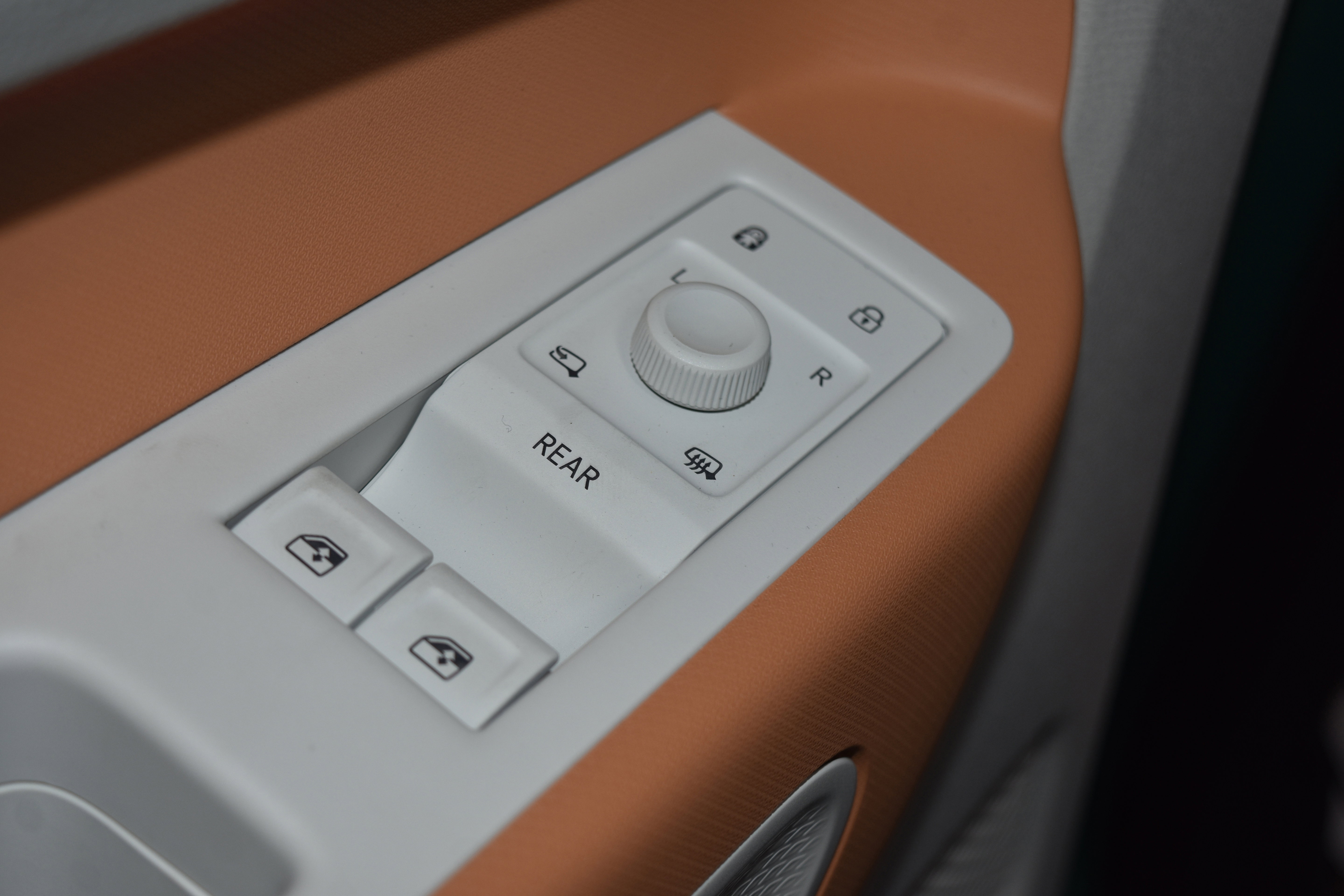 New 2025 Volkswagen ID. Buzz 1st Edition image 4