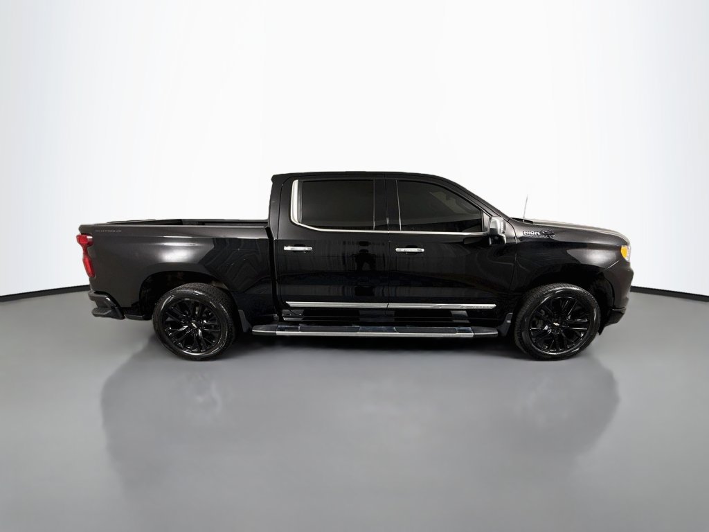 Used 2023 Chevrolet Silverado 1500 High Country w/ Technology Package AWD/4WD image 8