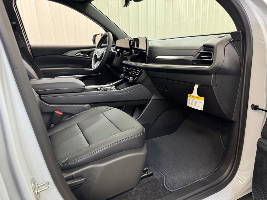 New 2026 Chevrolet Traverse LT w/ Sun and Wheel Package image 28