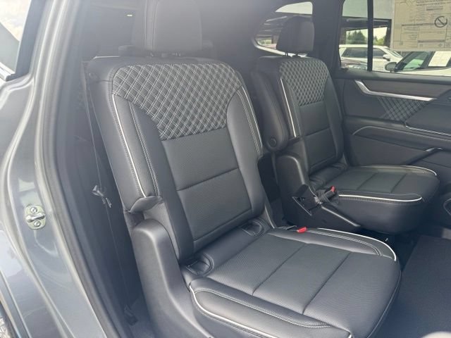 New 2027 GMC Acadia Denali w/ LPO, Floor Liner Package AWD/4WD image 28