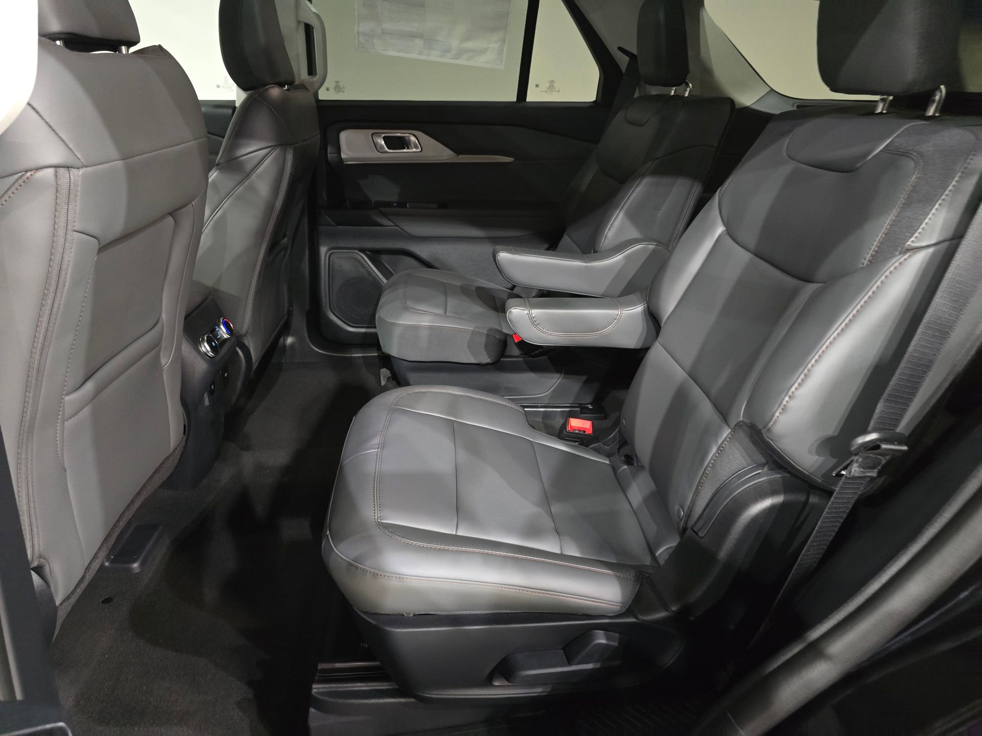 New 2026 Ford Explorer Active w/ Active Comfort Package image 34
