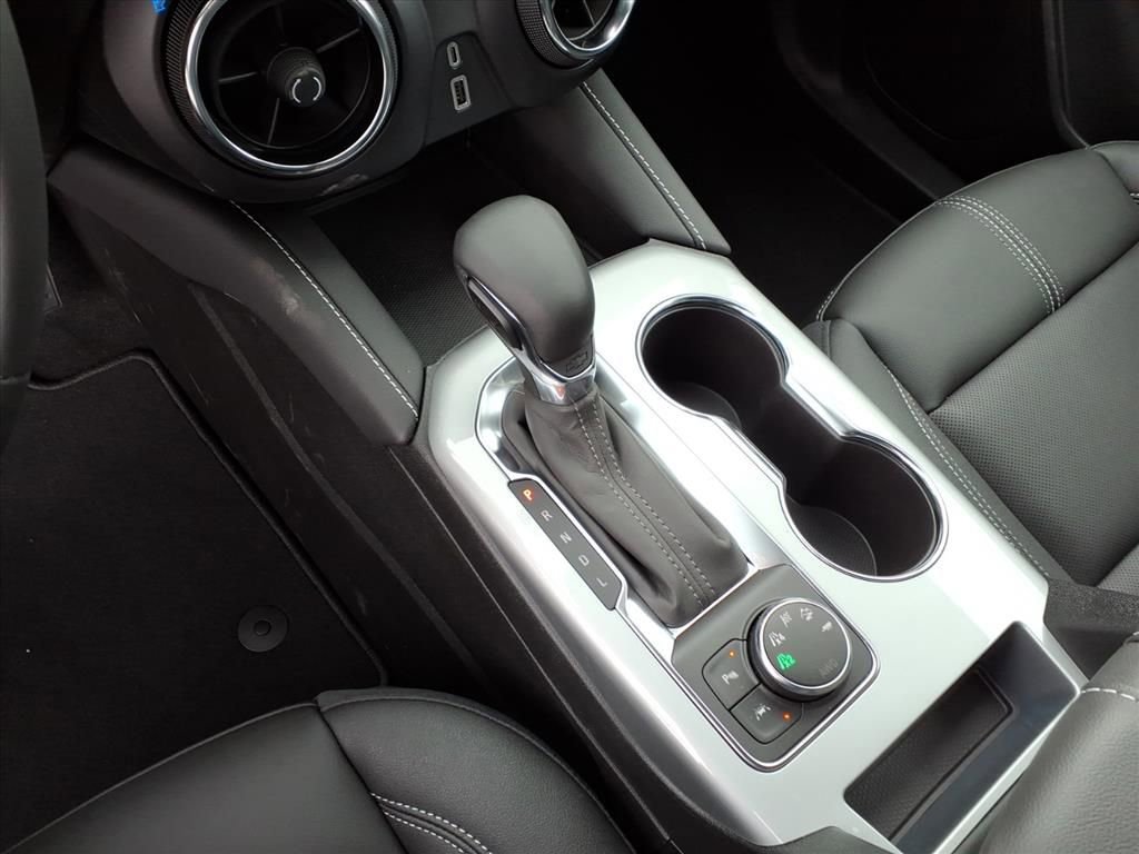 New 2025 Chevrolet Blazer LT w/ LPO, Black Grille Bar Package image 16