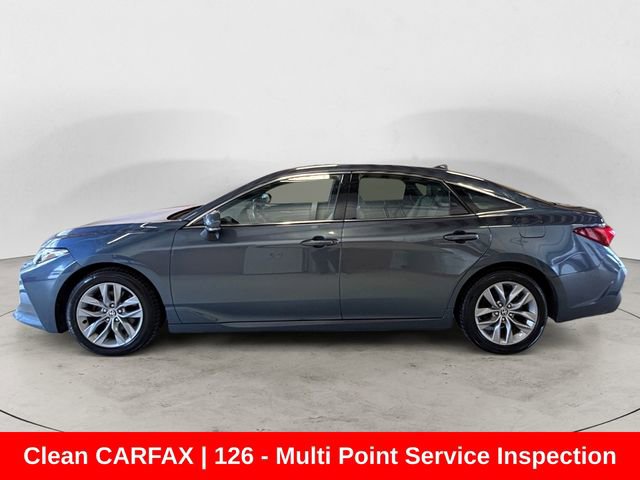 Used 2022 Toyota Avalon XLE w/ Moonroof Package image 2