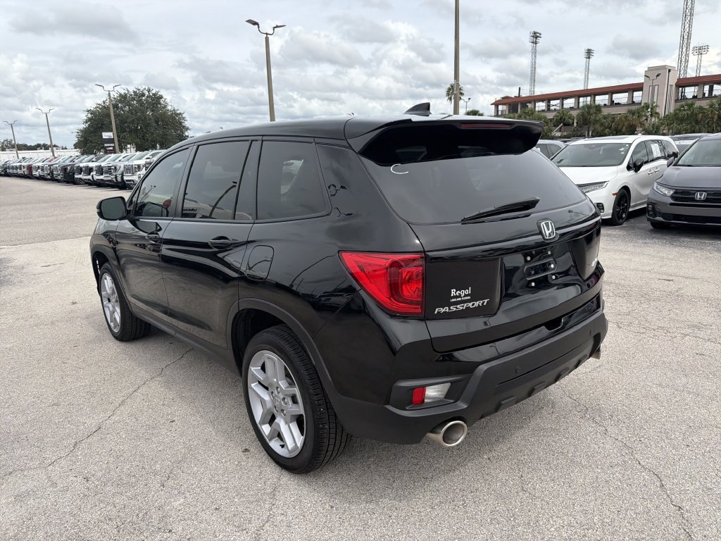 Used 2024 Honda Passport EX-L image 6
