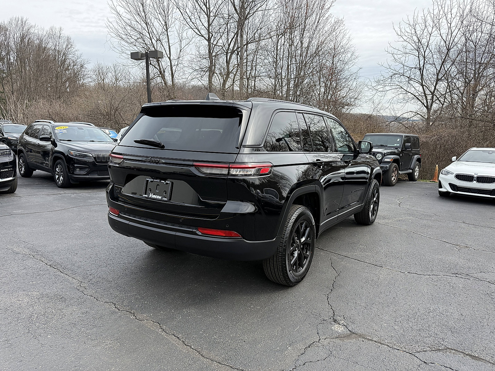 Used 2025 Jeep Grand Cherokee Altitude image 6