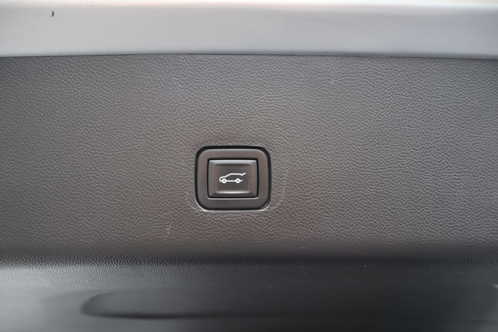 Used 2021 Chevrolet Traverse LT AWD/4WD image 25