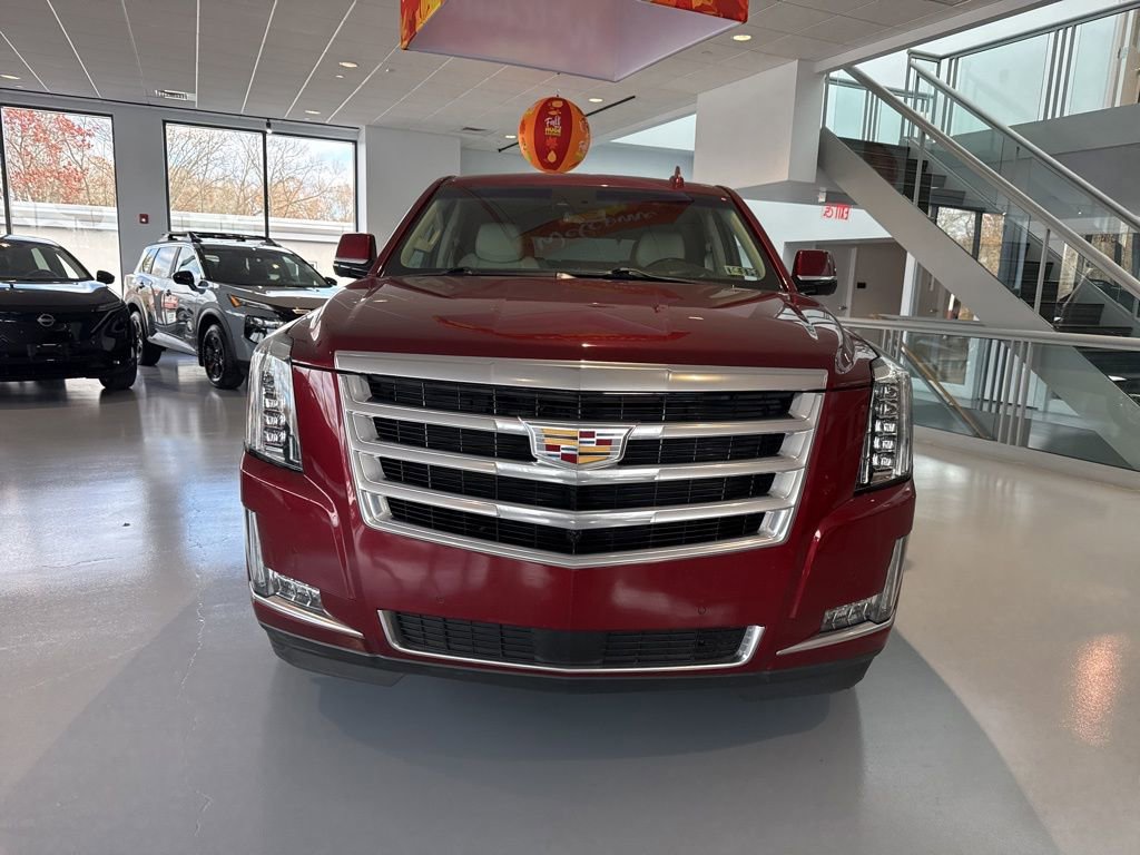 Used 2019 Cadillac Escalade Premium Luxury image 2