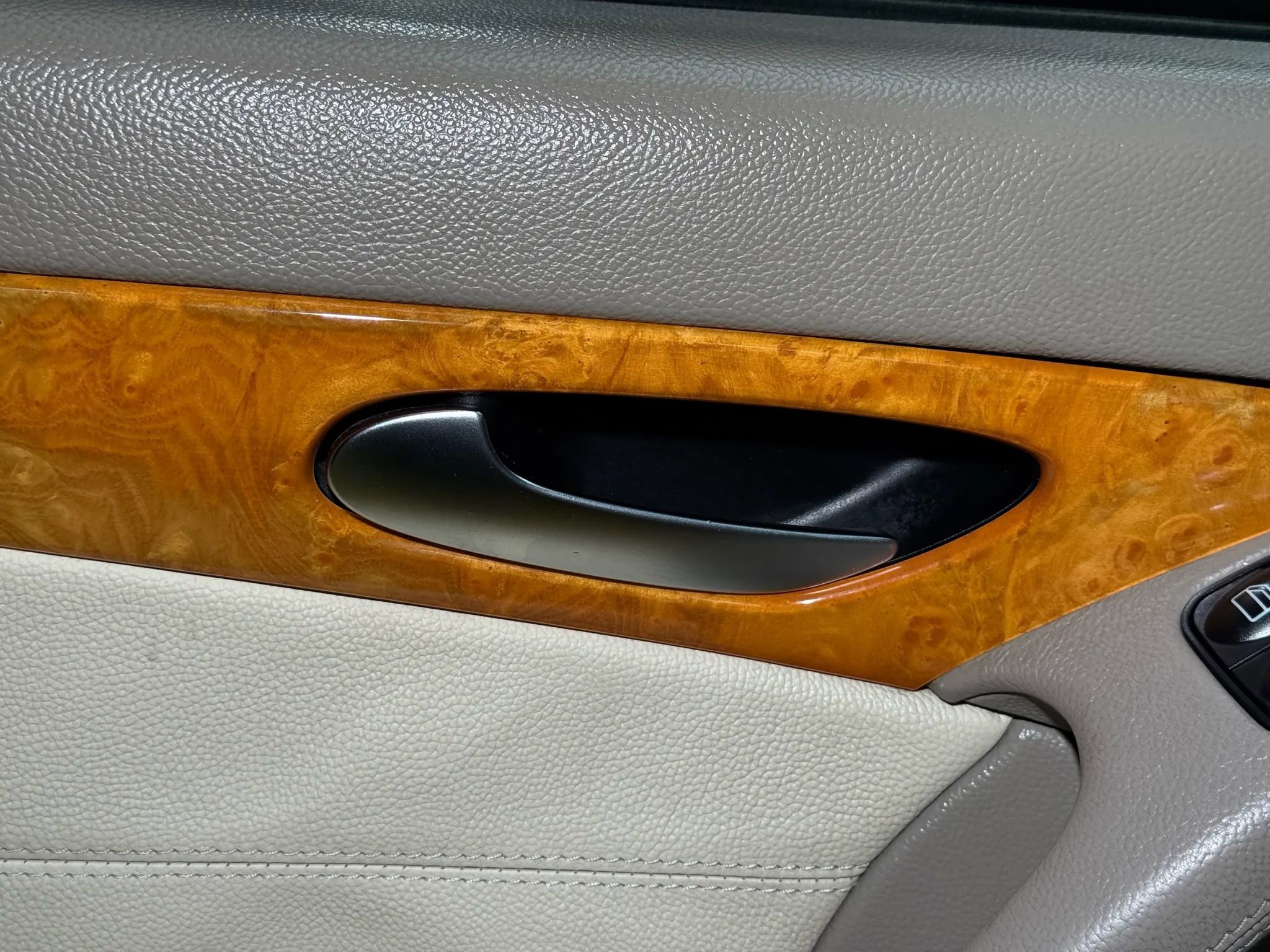 Used 2003 Mercedes-Benz SL 500 image 25