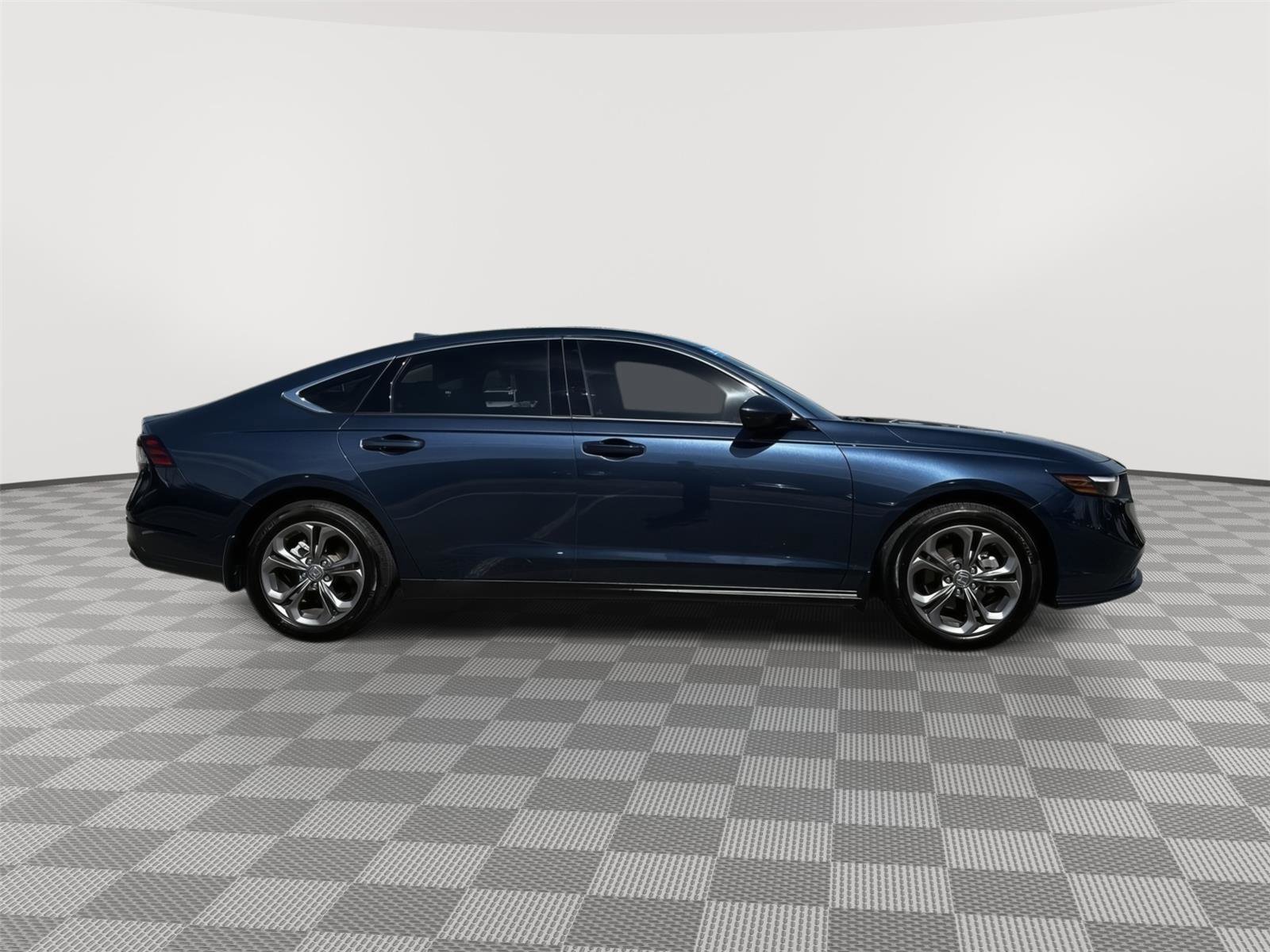 Certified 2023 Honda Accord EX image 5