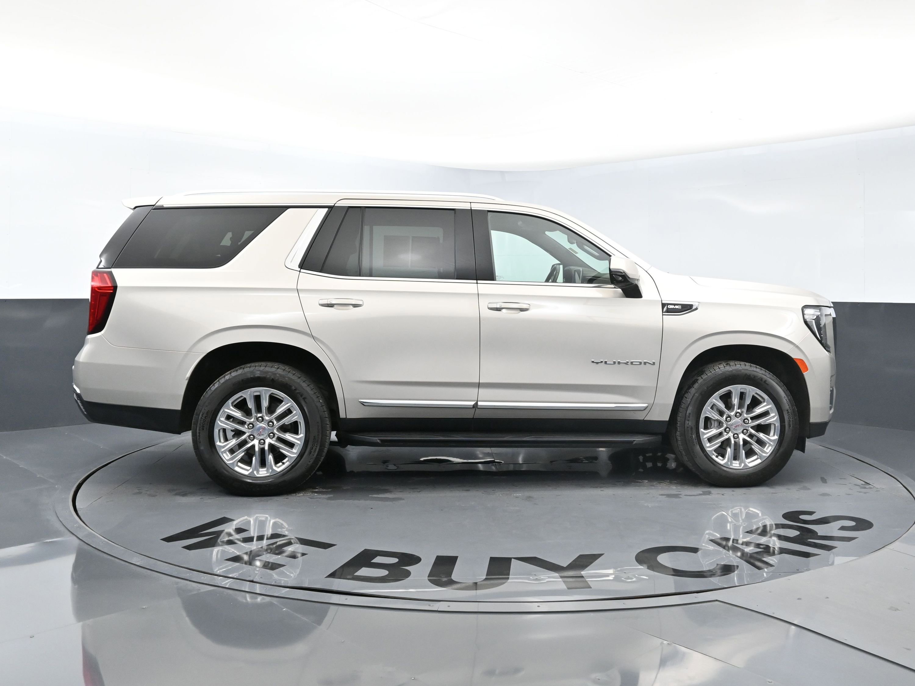 Used 2021 GMC Yukon SLT w/ SLT Premium Package image 10