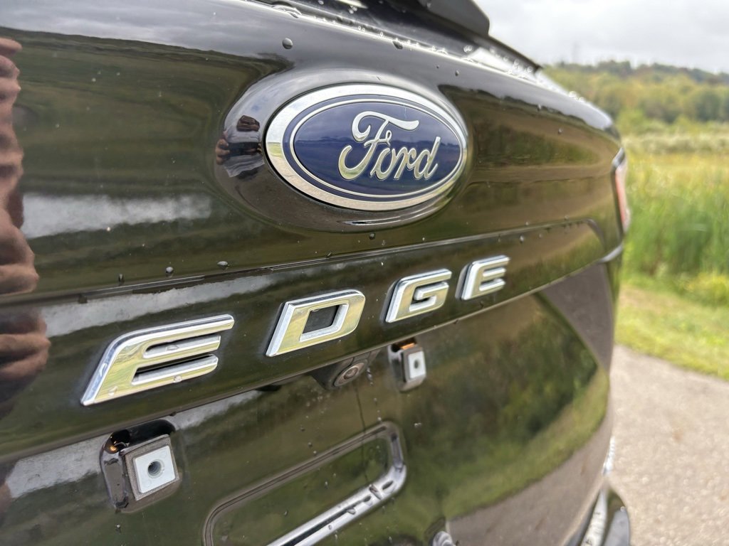 Used 2024 Ford Edge Titanium image 11