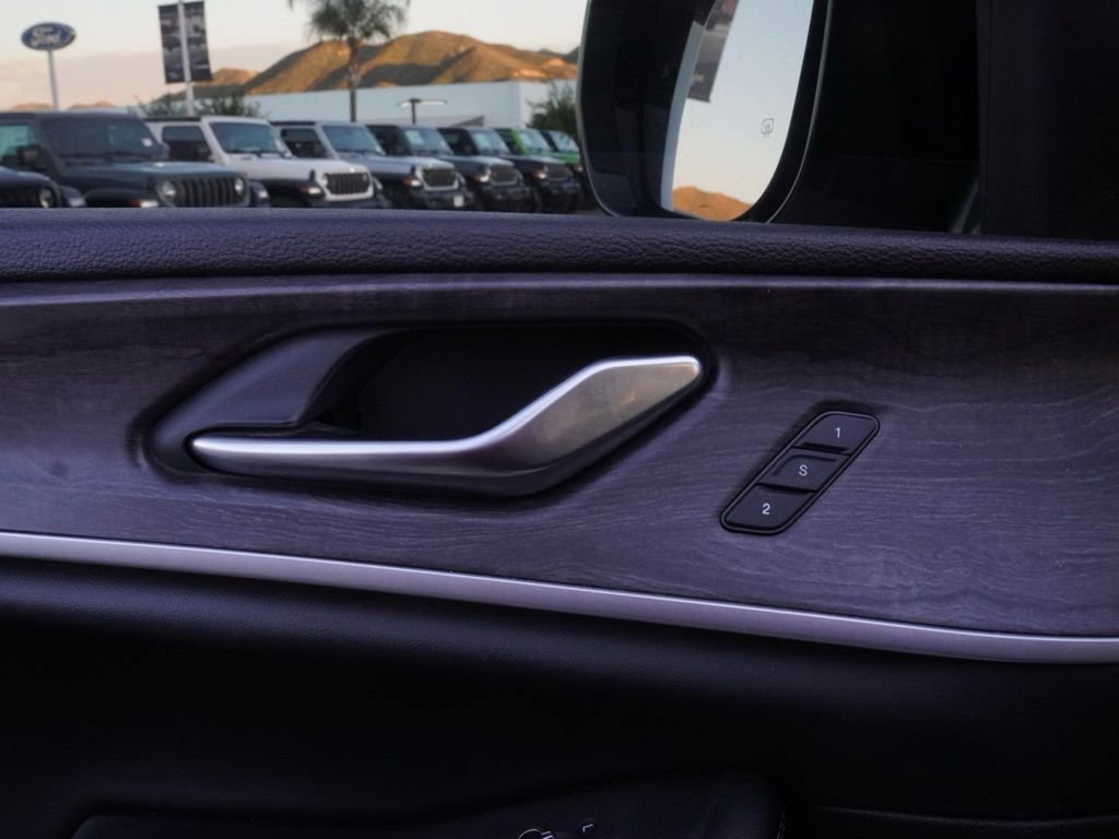 Used 2023 Jeep Grand Cherokee Limited image 10