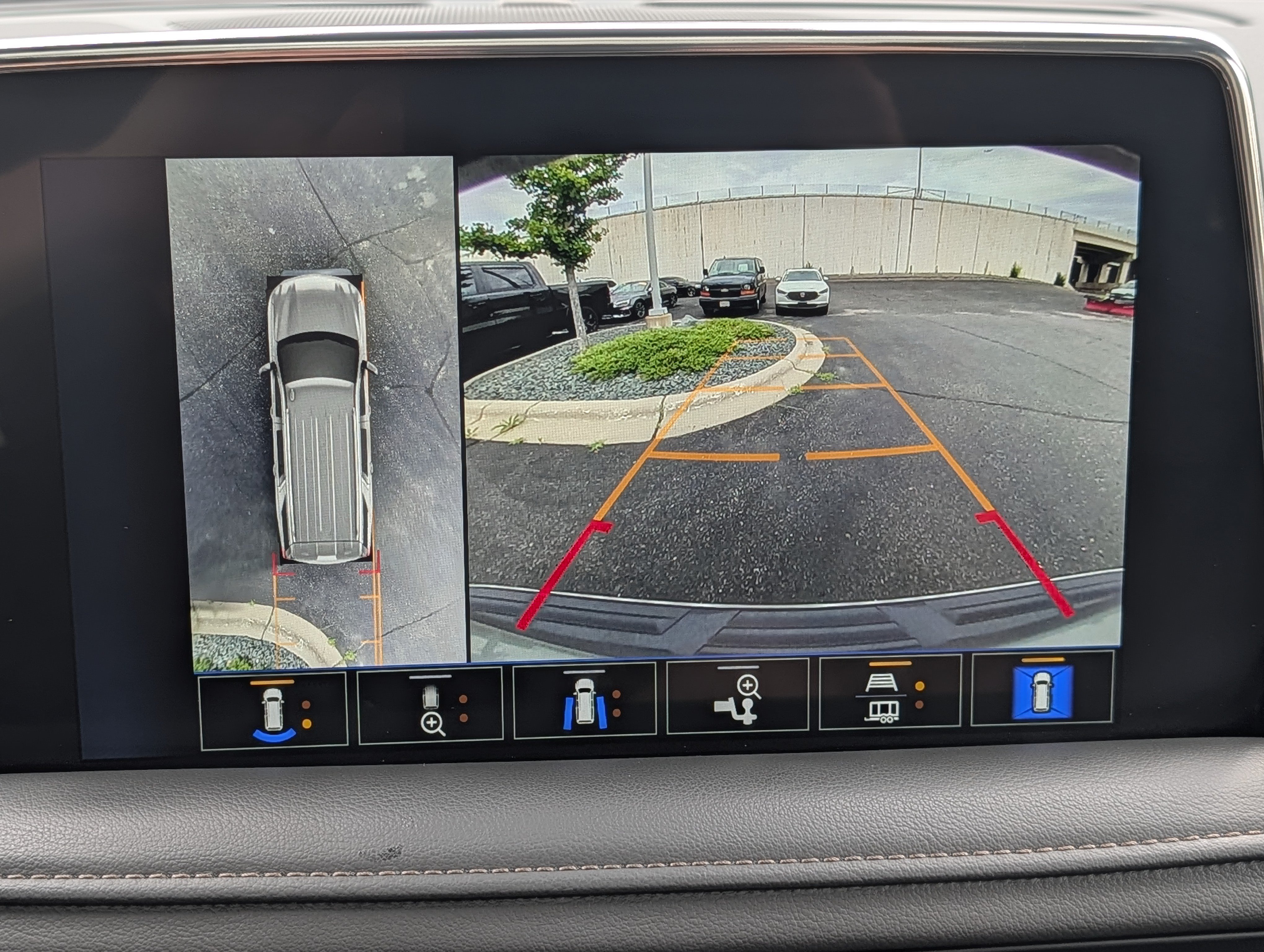 Used 2023 Chevrolet Suburban High Country w/ LPO, Illumination Package AWD/4WD image 31