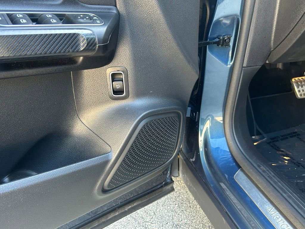 Used 2023 Mercedes-Benz GLB 250 image 17