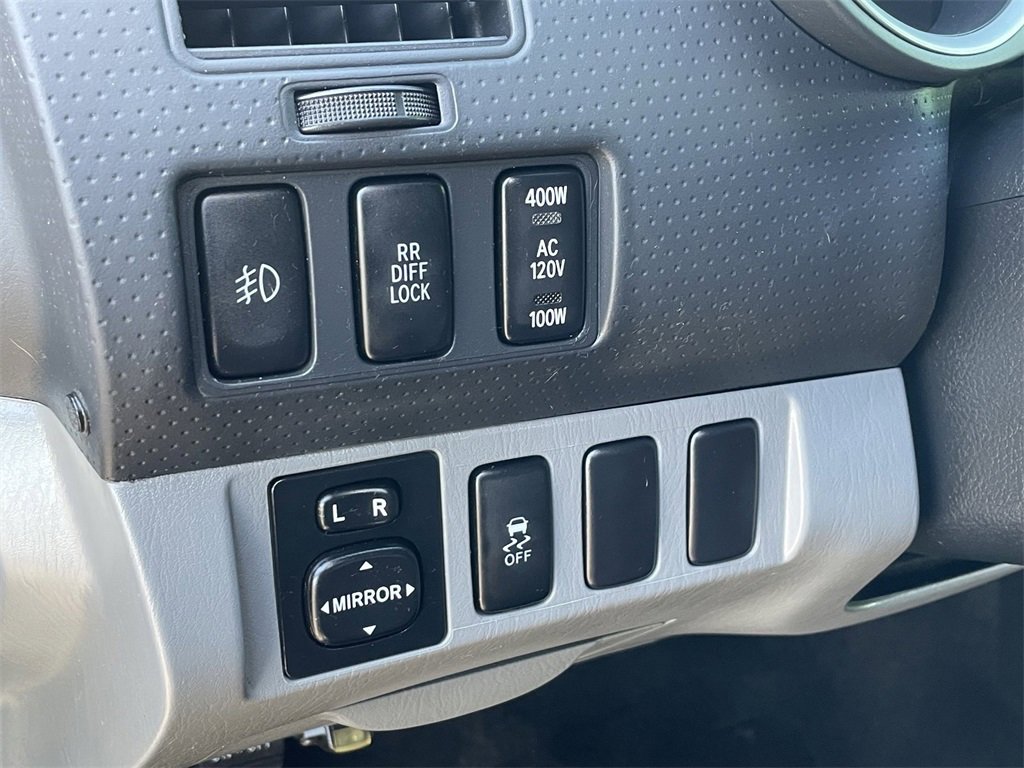 Used 2014 Toyota Tacoma PreRunner image 23