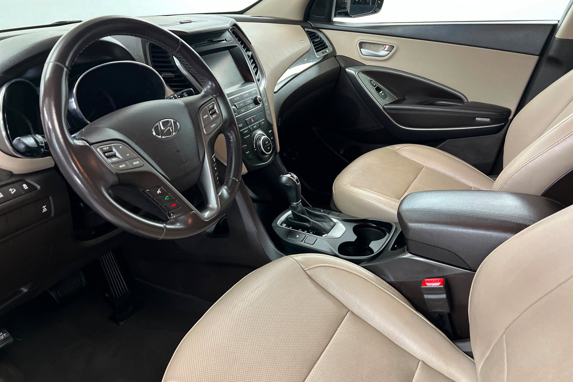 Used 2017 Hyundai Santa Fe Sport image 16