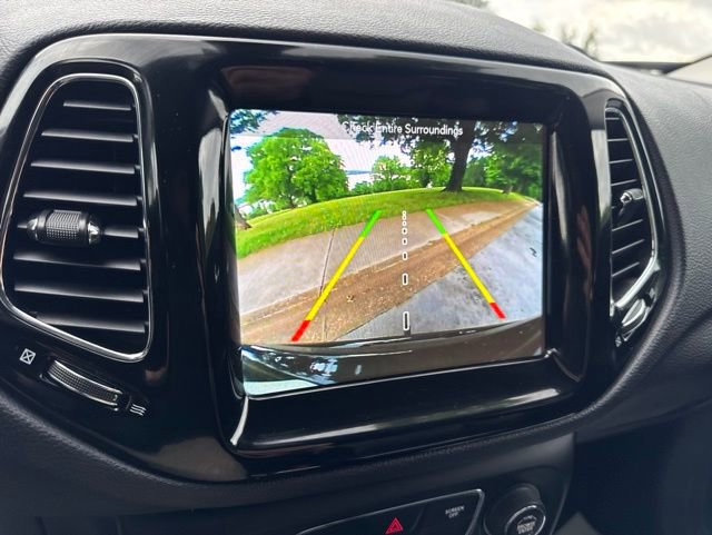 Used 2018 Jeep Compass Limited w/ Navigation Group AWD/4WD image 19