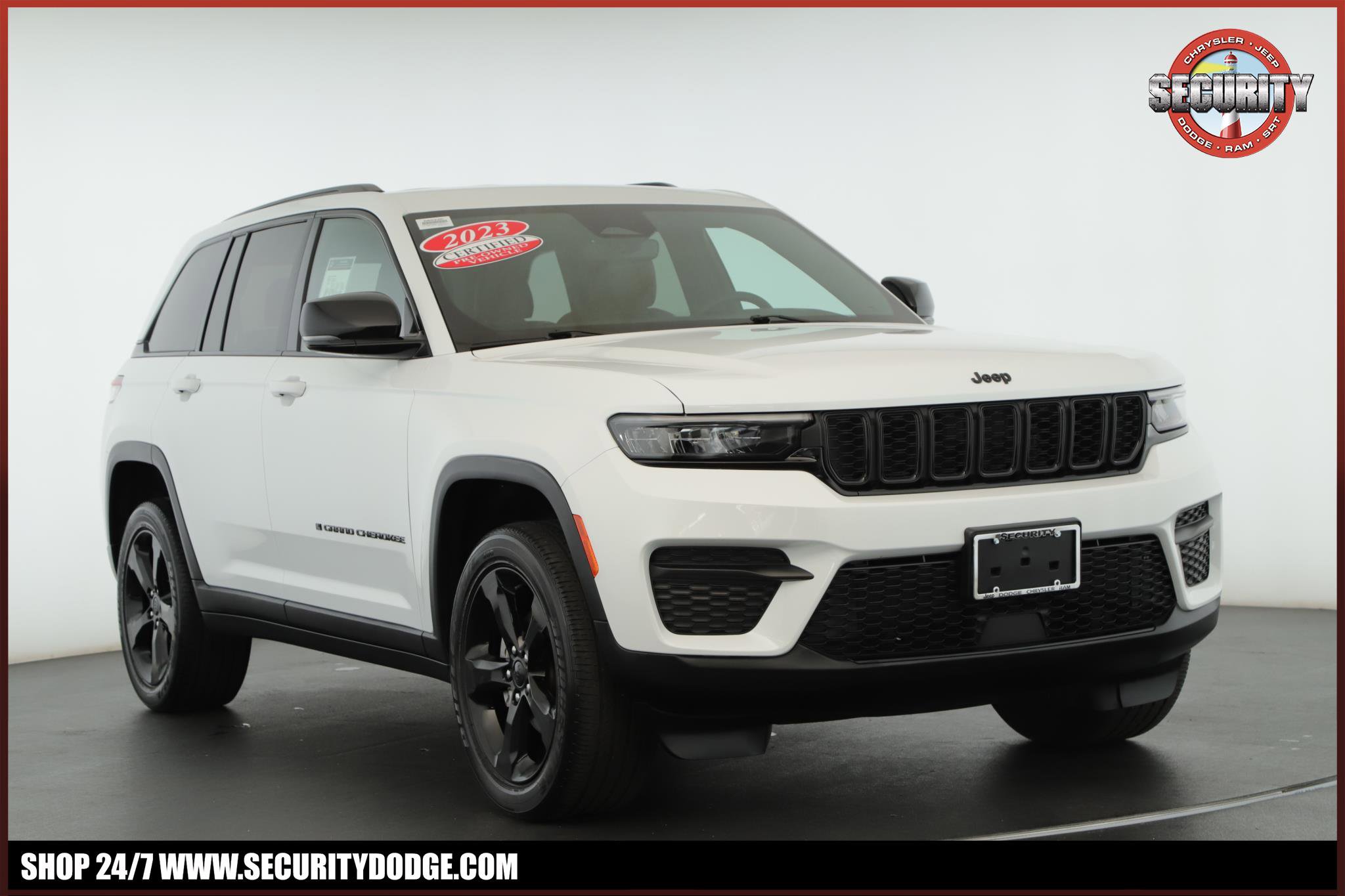 Used 2023 Jeep Grand Cherokee Altitude image 1