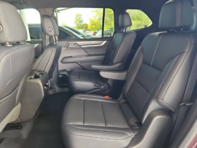 Used 2025 GMC Acadia Elevation w/ Elevation Premium Package FWD image 24