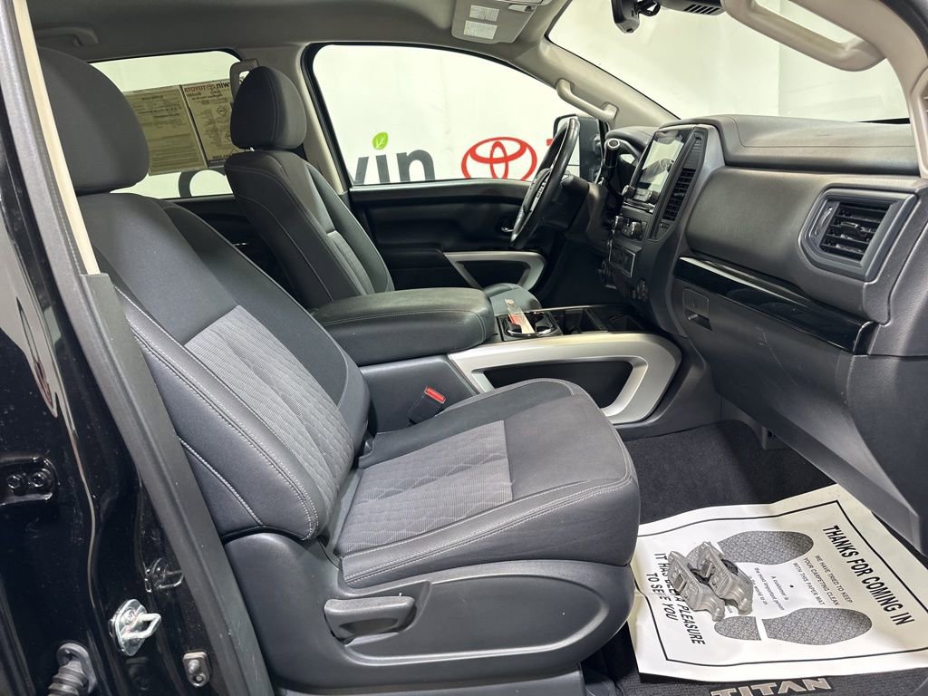 Used 2024 Nissan Titan SV w/ SV Convenience Package image 12